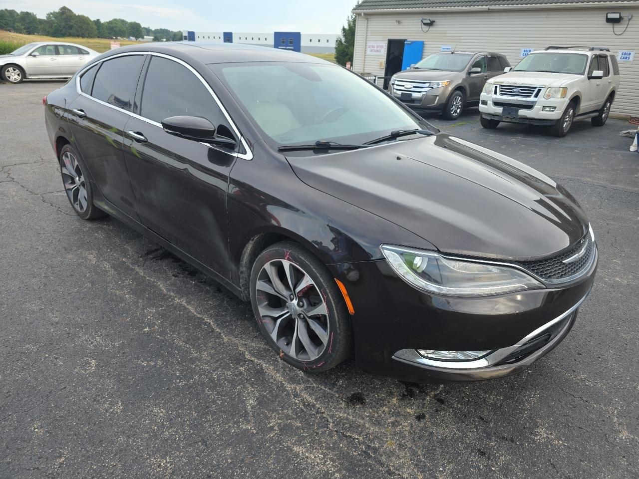 Chrysler 200 4dr Sdn C AWD 2015