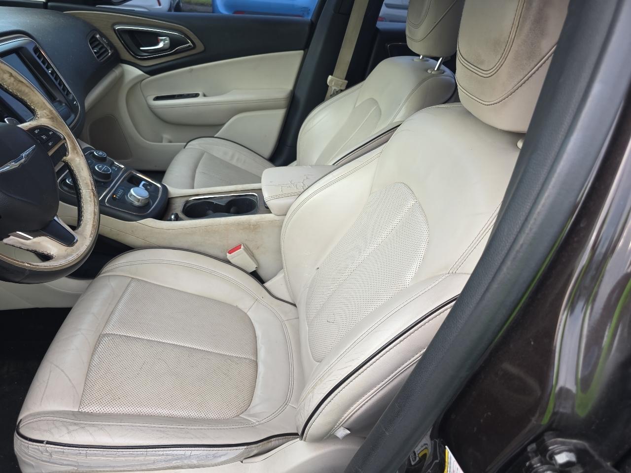 Chrysler 200 4dr Sdn C AWD 2015