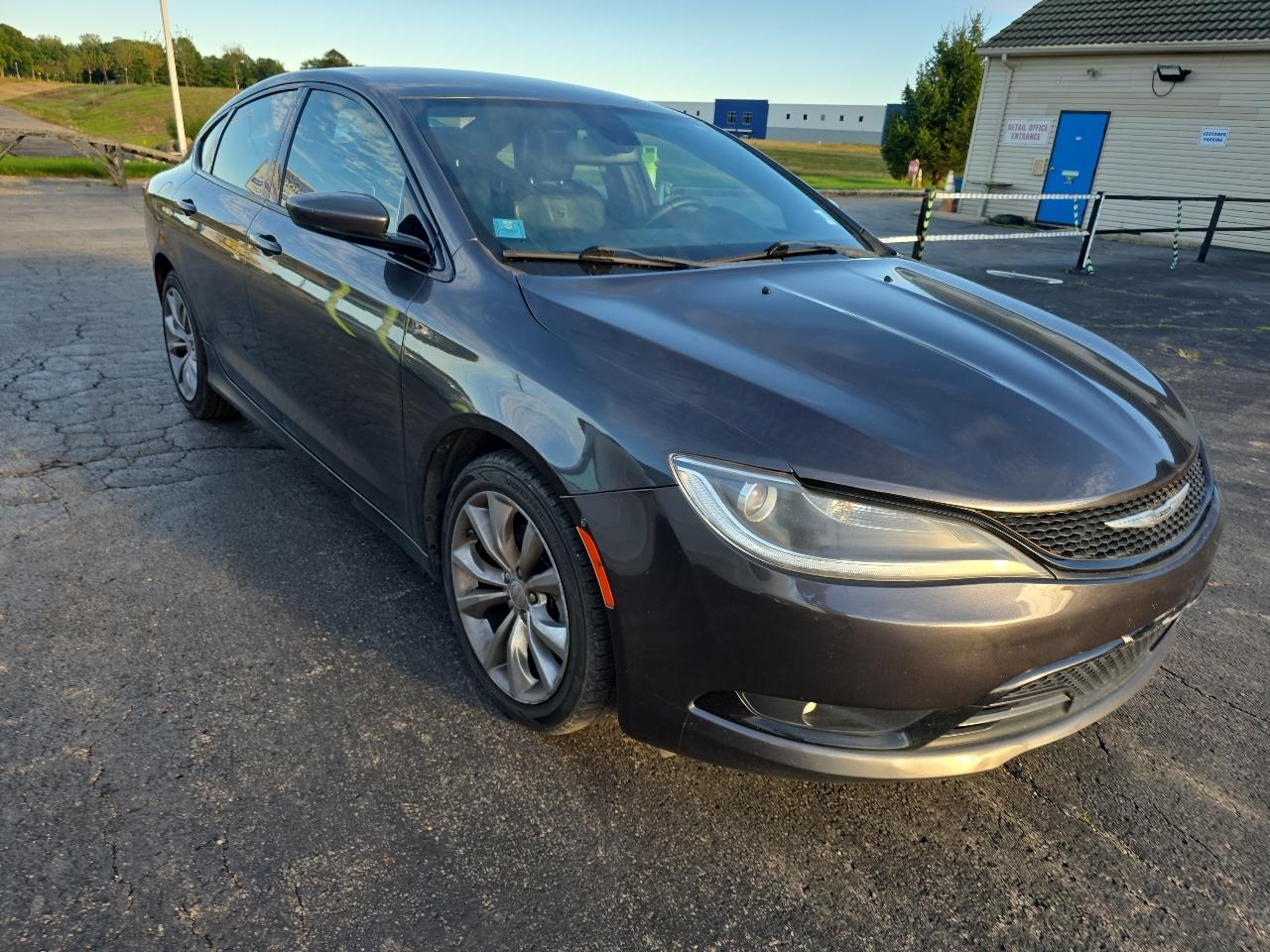 Chrysler 200 4dr Sdn S FWD 2015