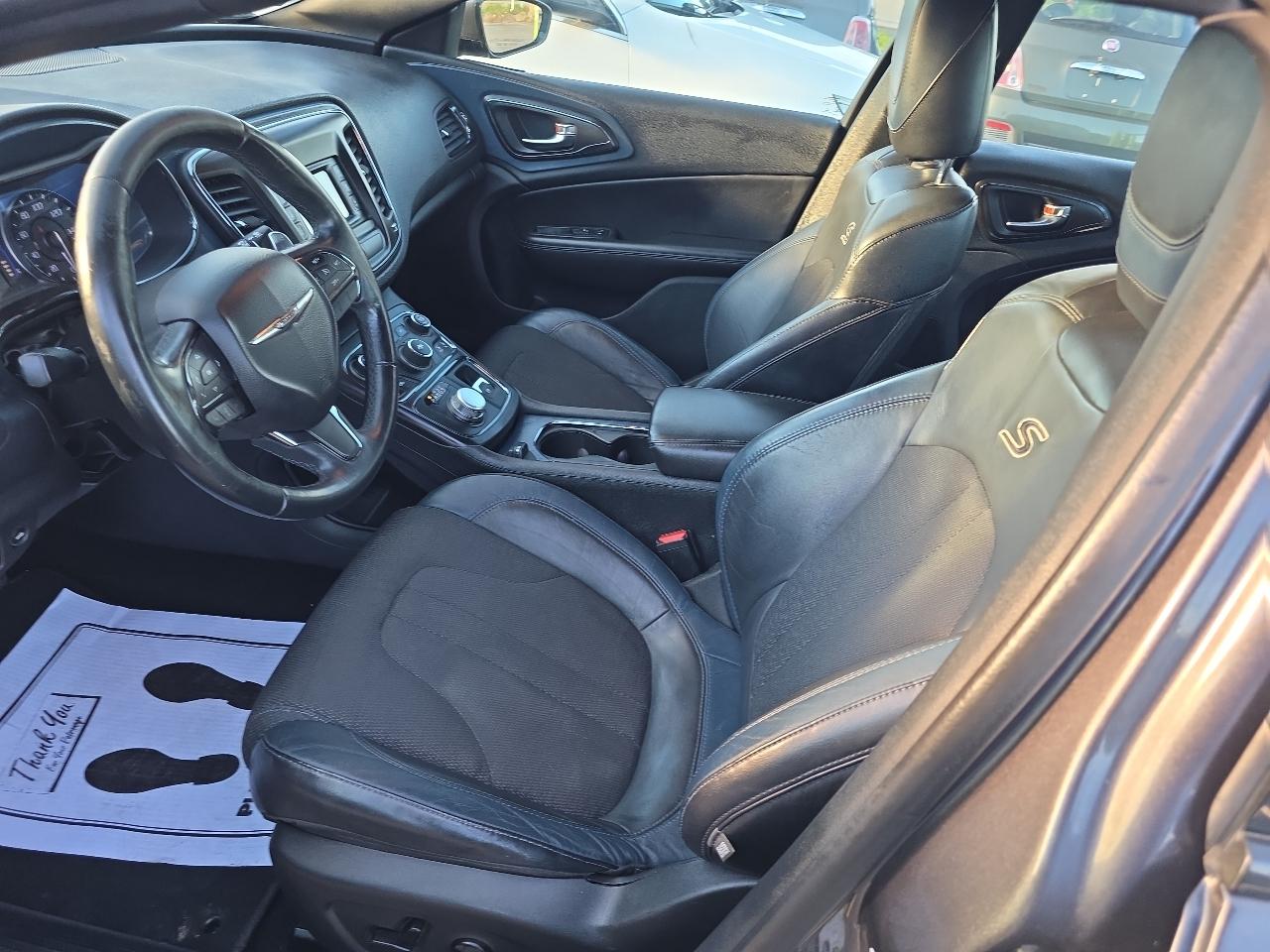 Chrysler 200 4dr Sdn S FWD 2015