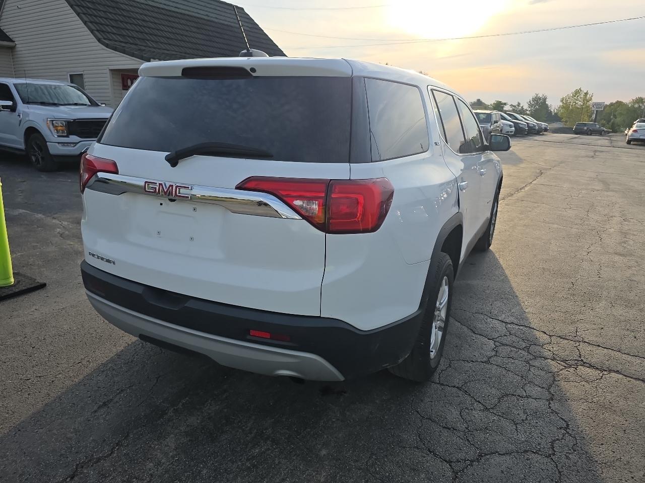 GMC Acadia FWD 4dr SLE w/SLE-1 2018