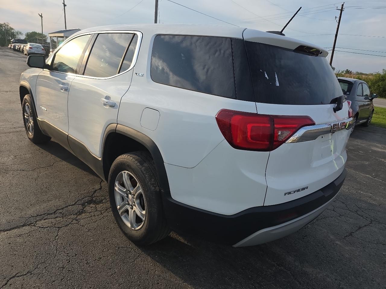 GMC Acadia FWD 4dr SLE w/SLE-1 2018