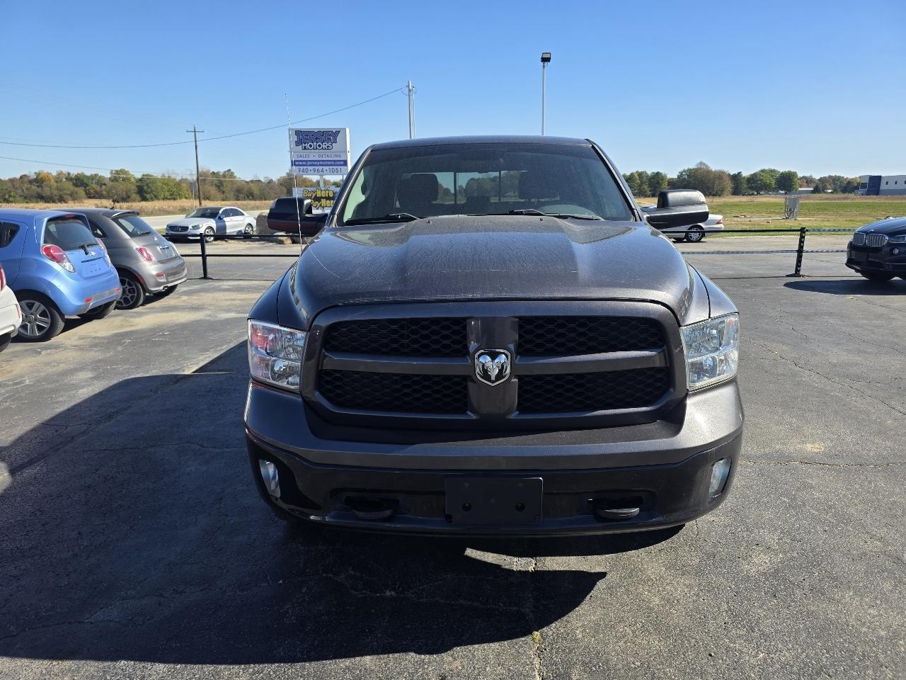 RAM 1500 4WD Crew Cab 140.5" Outdoorsman 2017