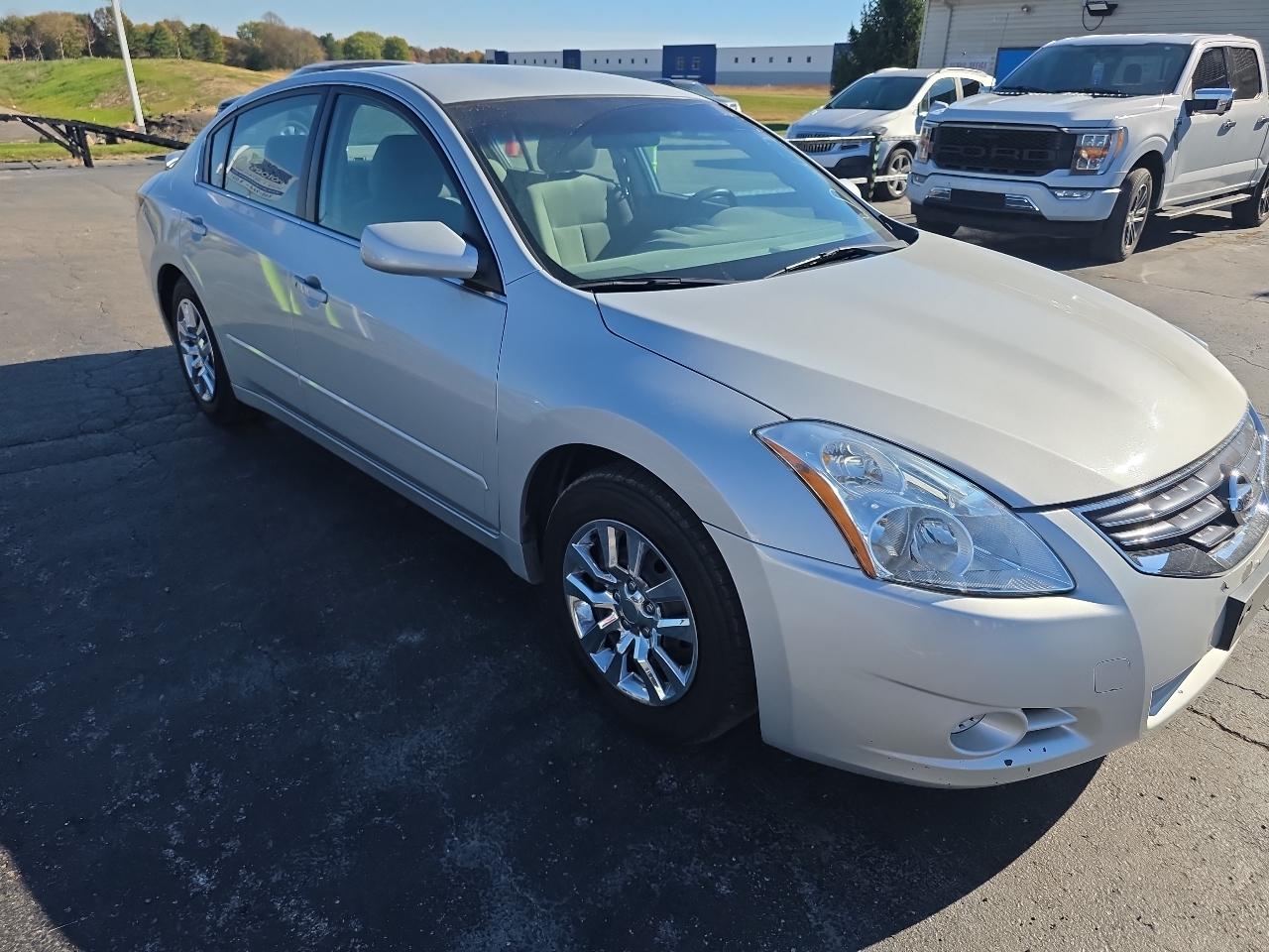 Nissan Altima 4dr Sdn I4 CVT 2.5 S 2012
