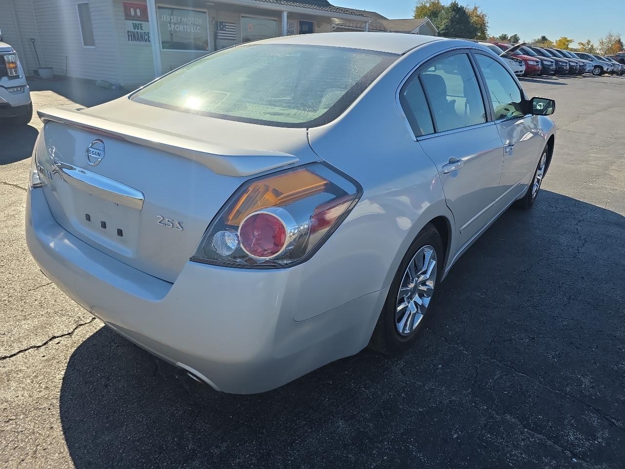 Nissan Altima 4dr Sdn I4 CVT 2.5 S 2012