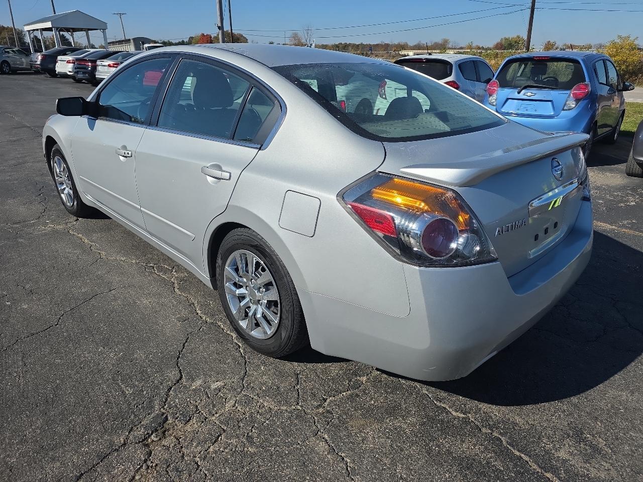 Nissan Altima 4dr Sdn I4 CVT 2.5 S 2012