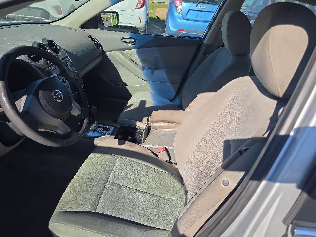 Nissan Altima 4dr Sdn I4 CVT 2.5 S 2012