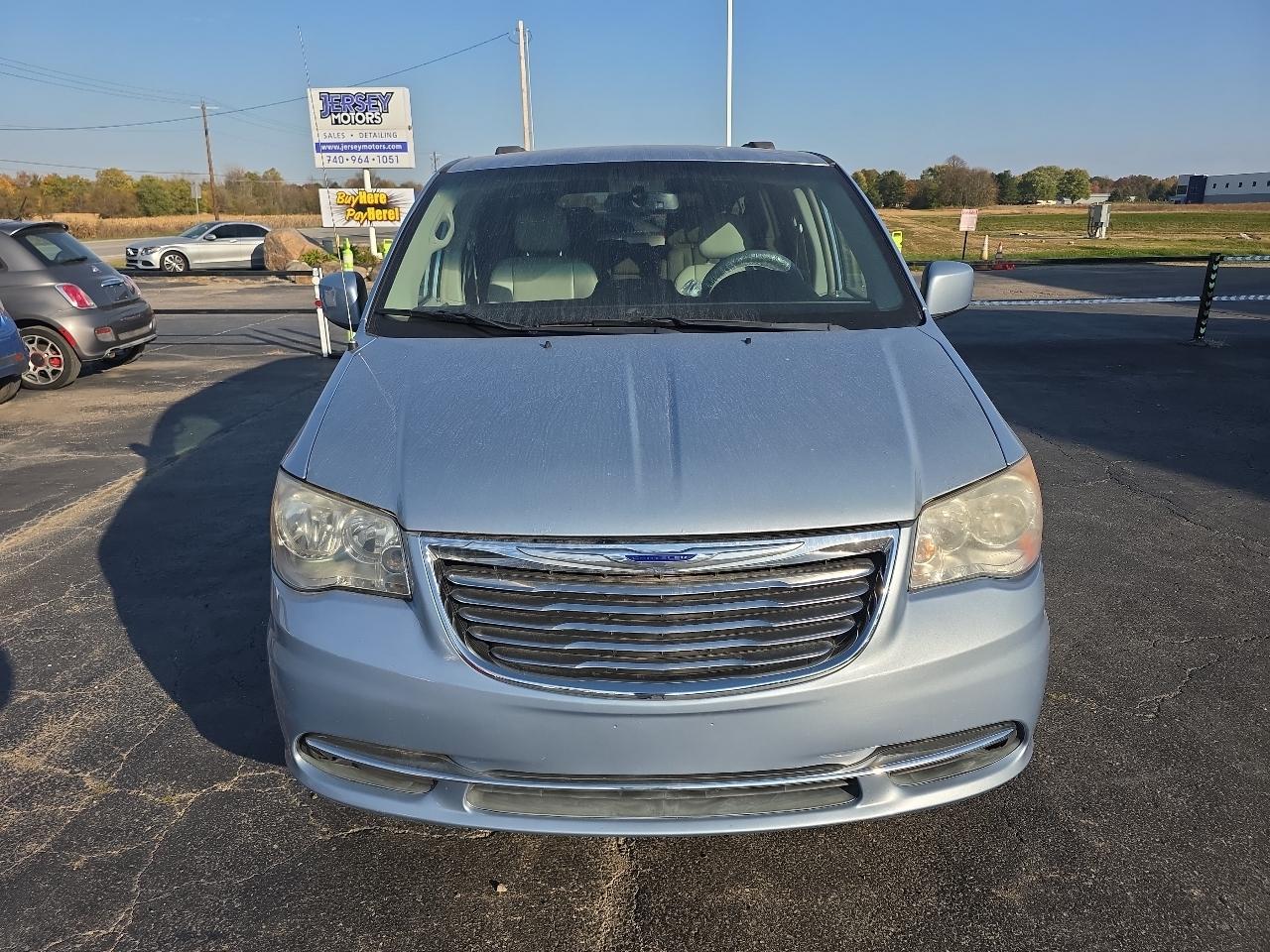 Chrysler Town & Country 4dr Wgn Touring 2013