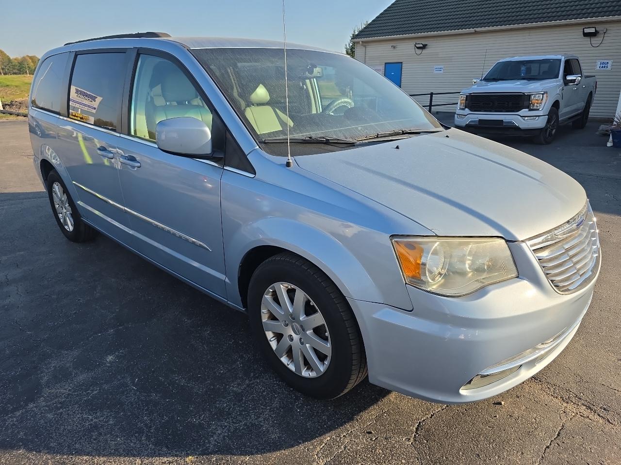 Chrysler Town & Country 4dr Wgn Touring 2013
