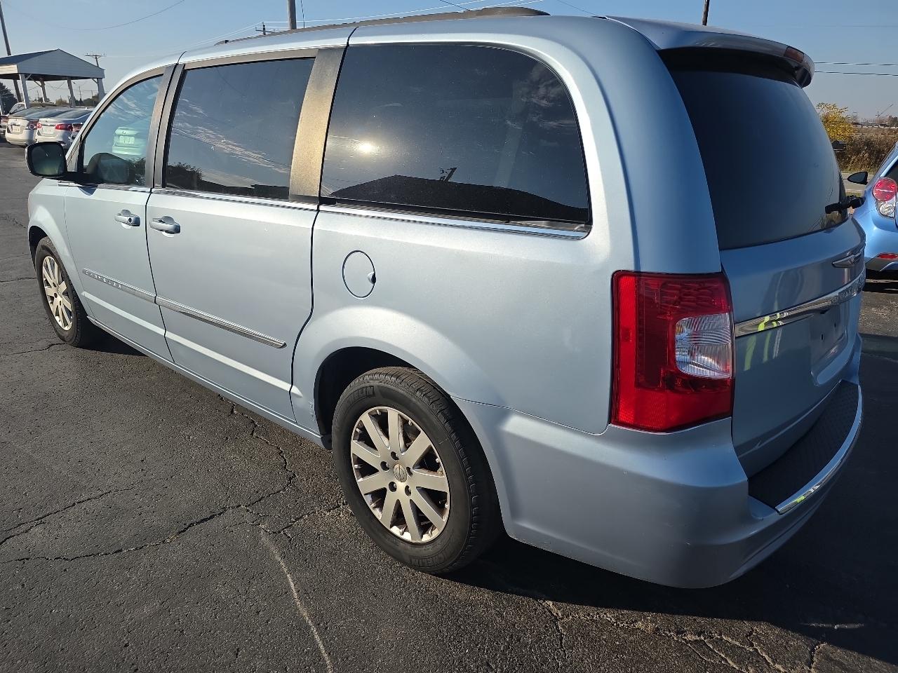 Chrysler Town & Country 4dr Wgn Touring 2013