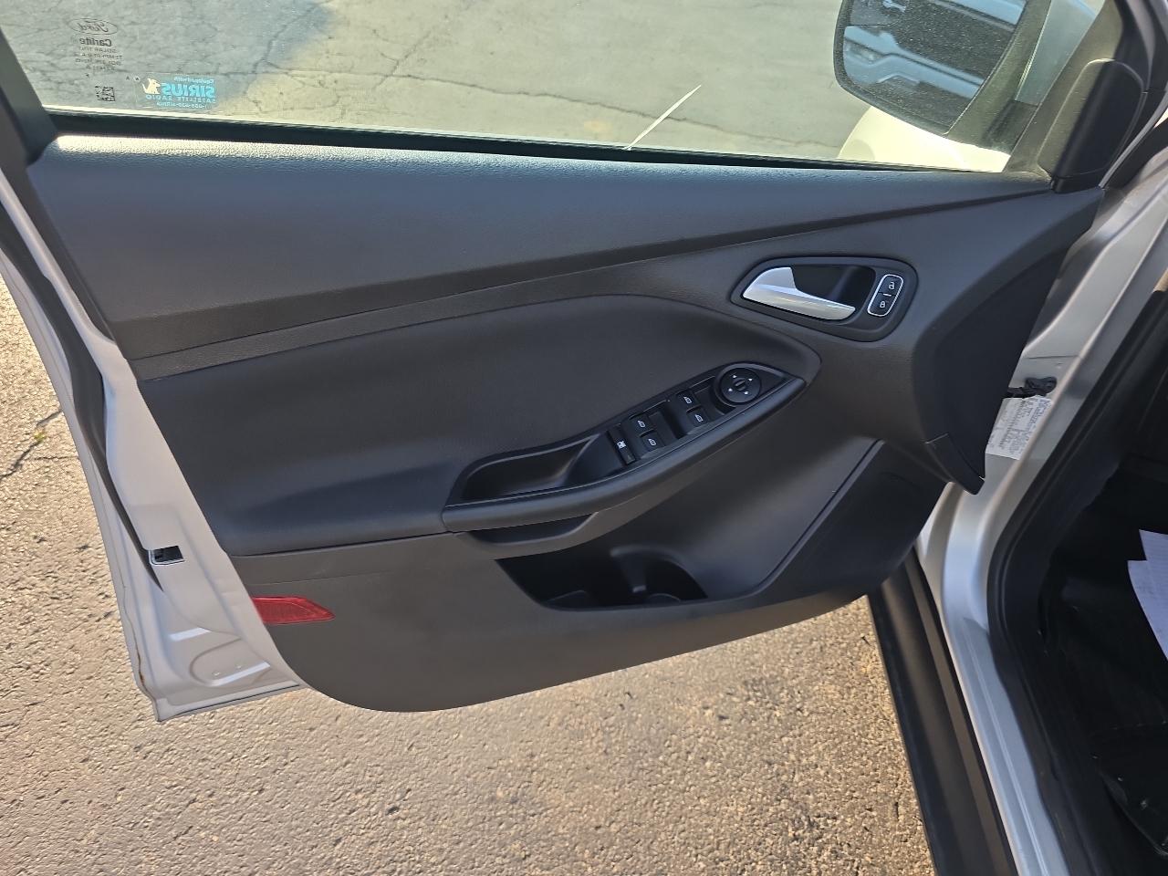 Ford Focus SE Sedan 2017
