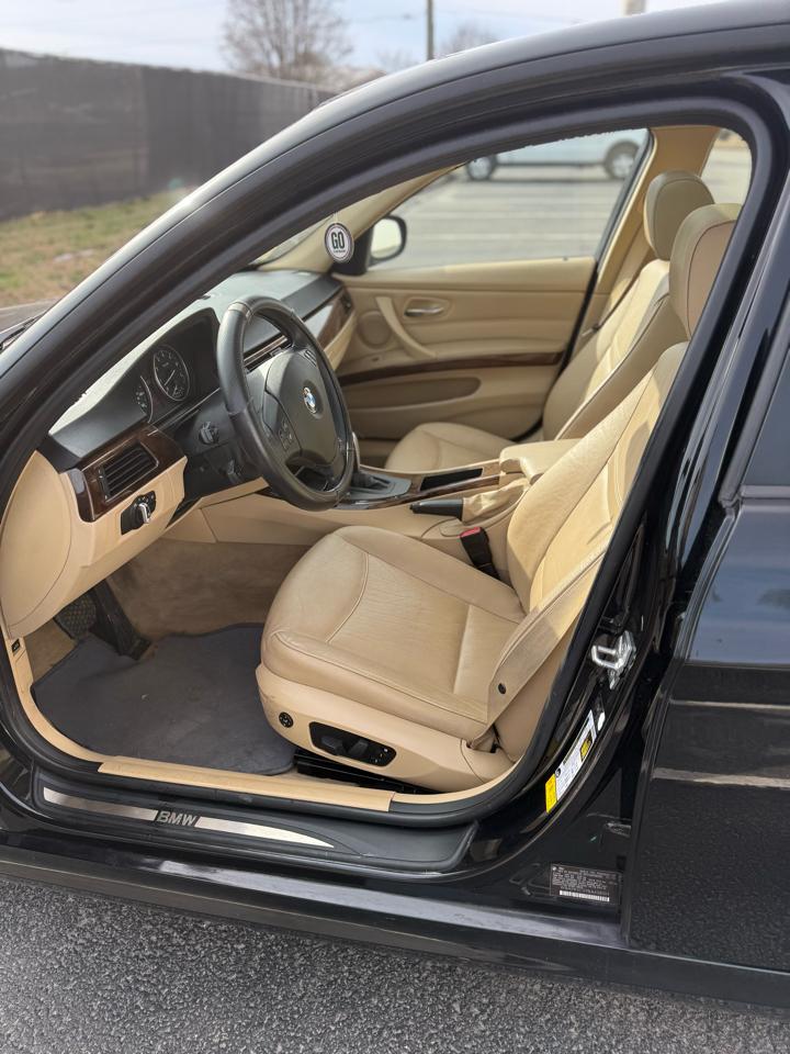 BMW 3-Series 328i xDrive 2011