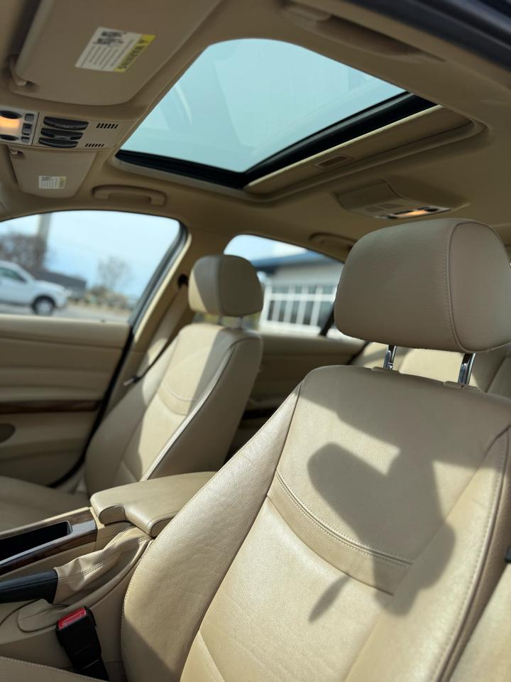 BMW 3-Series 328i xDrive 2011