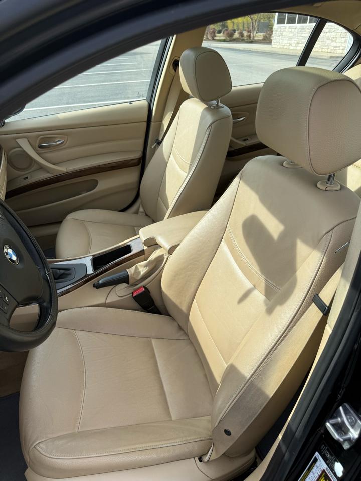 BMW 3-Series 328i xDrive 2011