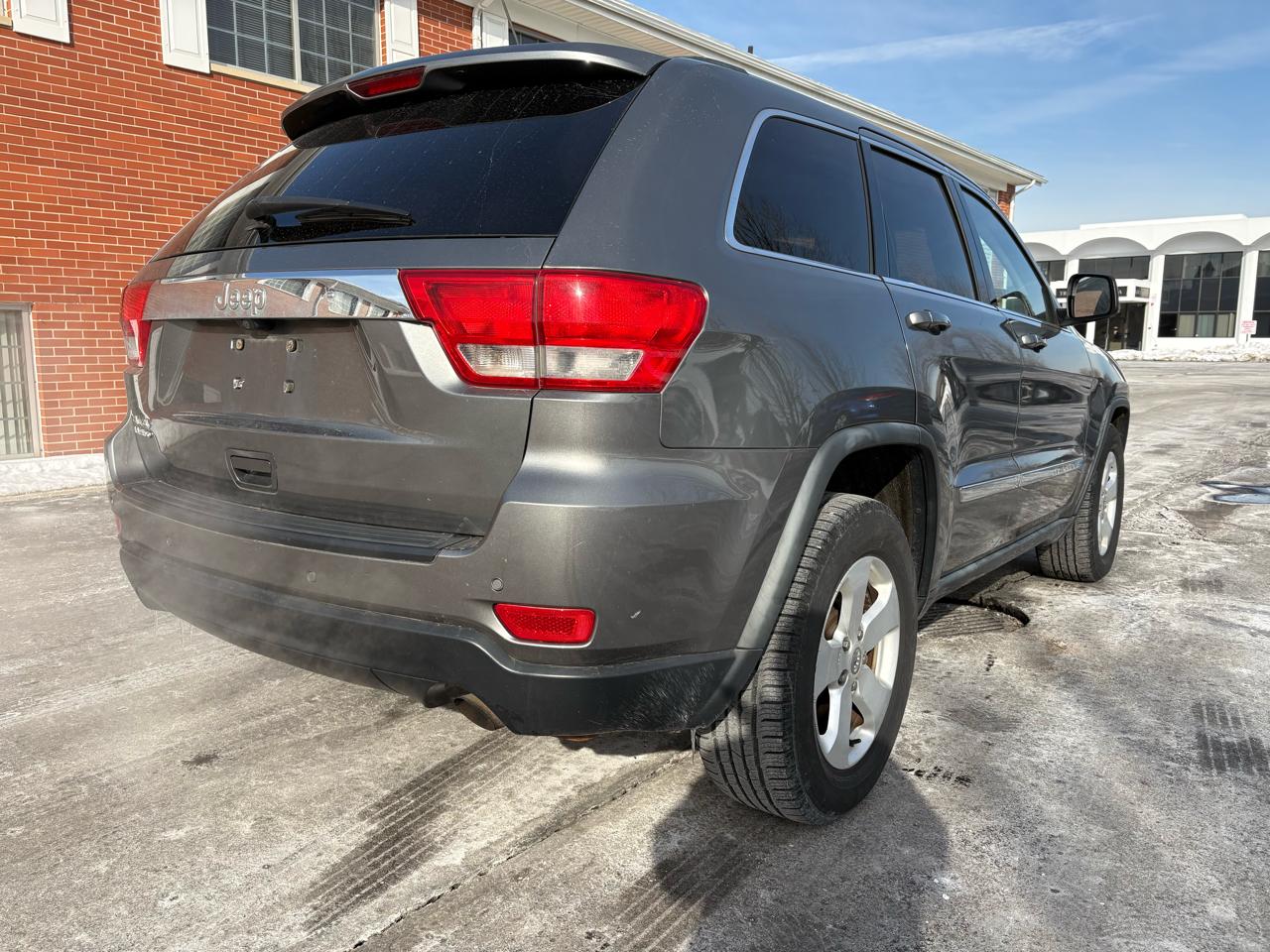Jeep Grand Cherokee Laredo 4WD 2011