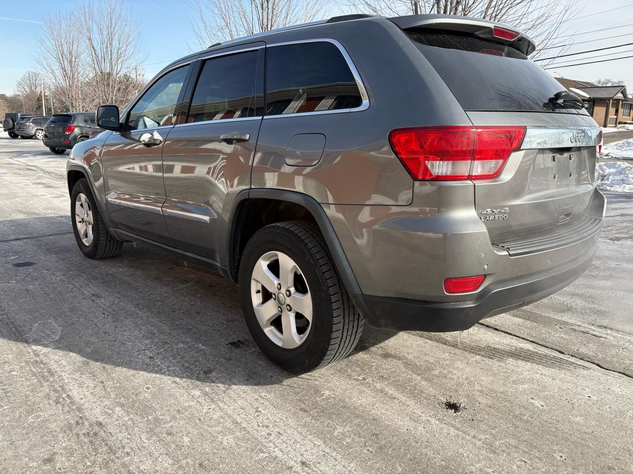 Jeep Grand Cherokee Laredo 4WD 2011