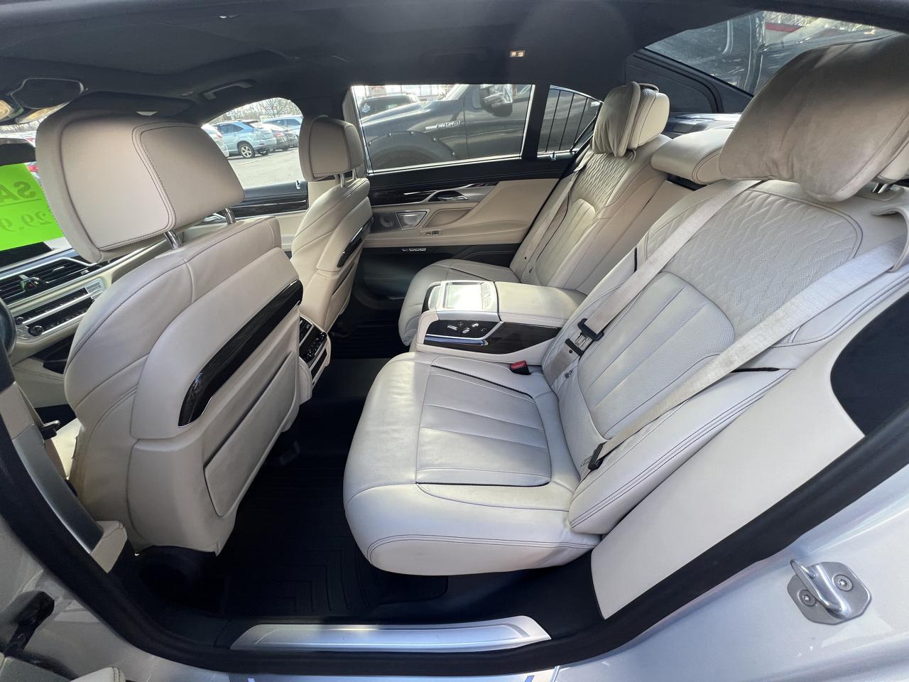 BMW 7 Series 750i xDrive Sedan 2018