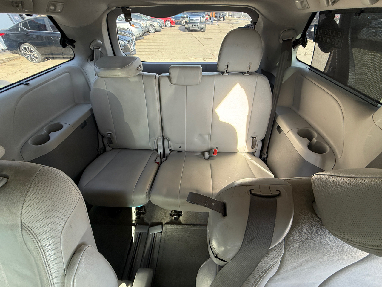 Toyota Sienna 5dr 7-Pass Van V6 XLE AAS FWD (Natl) 2013