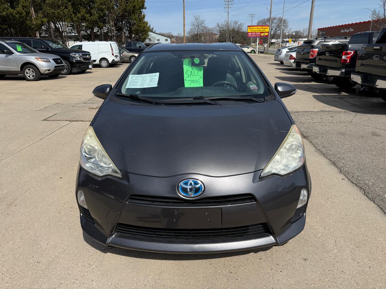 Toyota Prius c 5dr HB Three (Natl) 2014