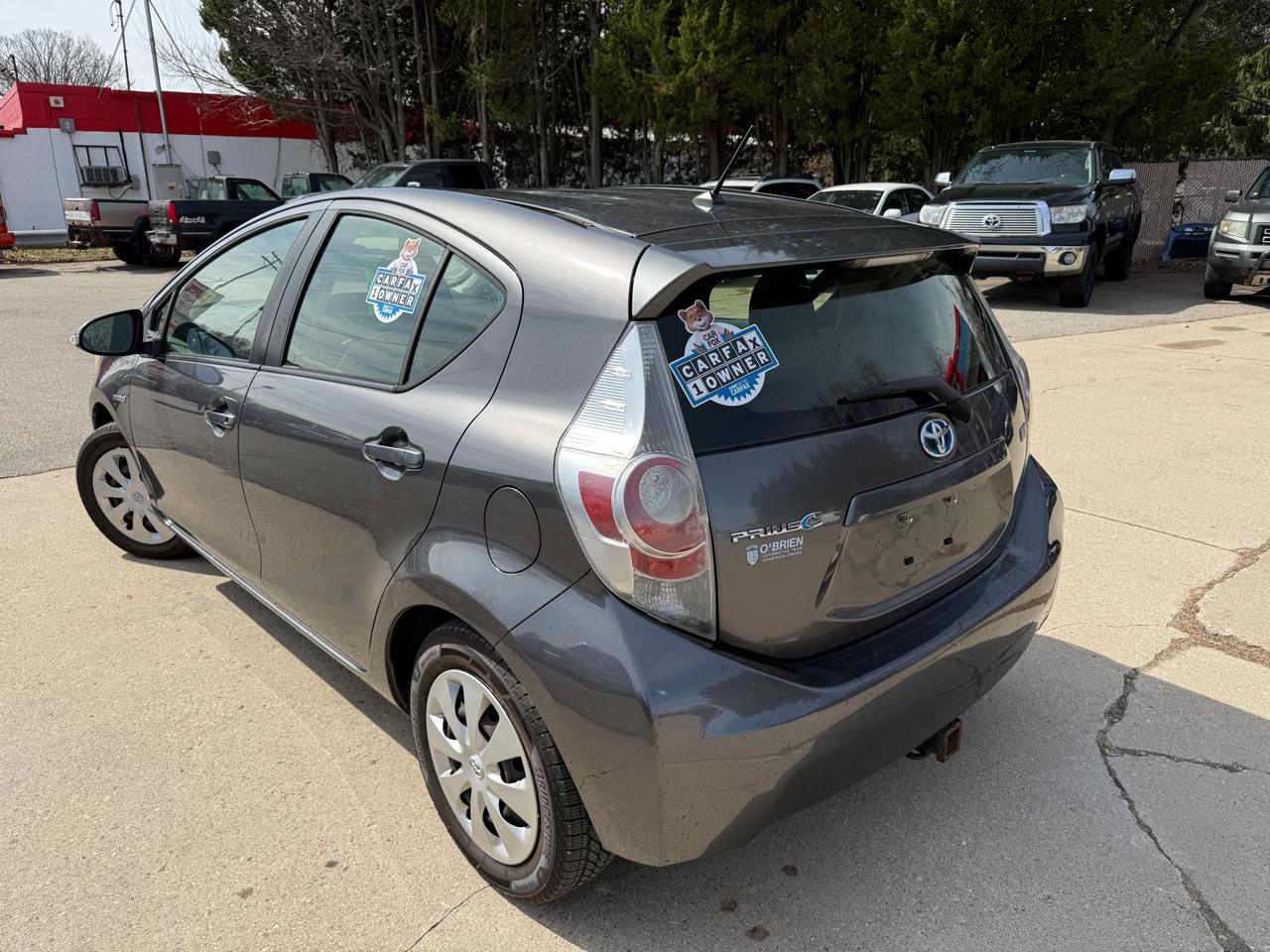Toyota Prius c 5dr HB Three (Natl) 2014