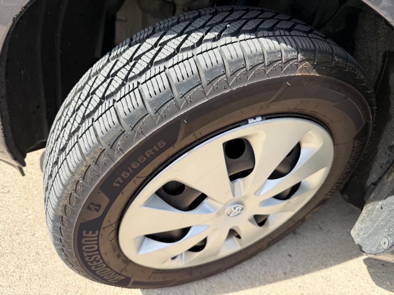 Toyota Prius c 5dr HB Three (Natl) 2014