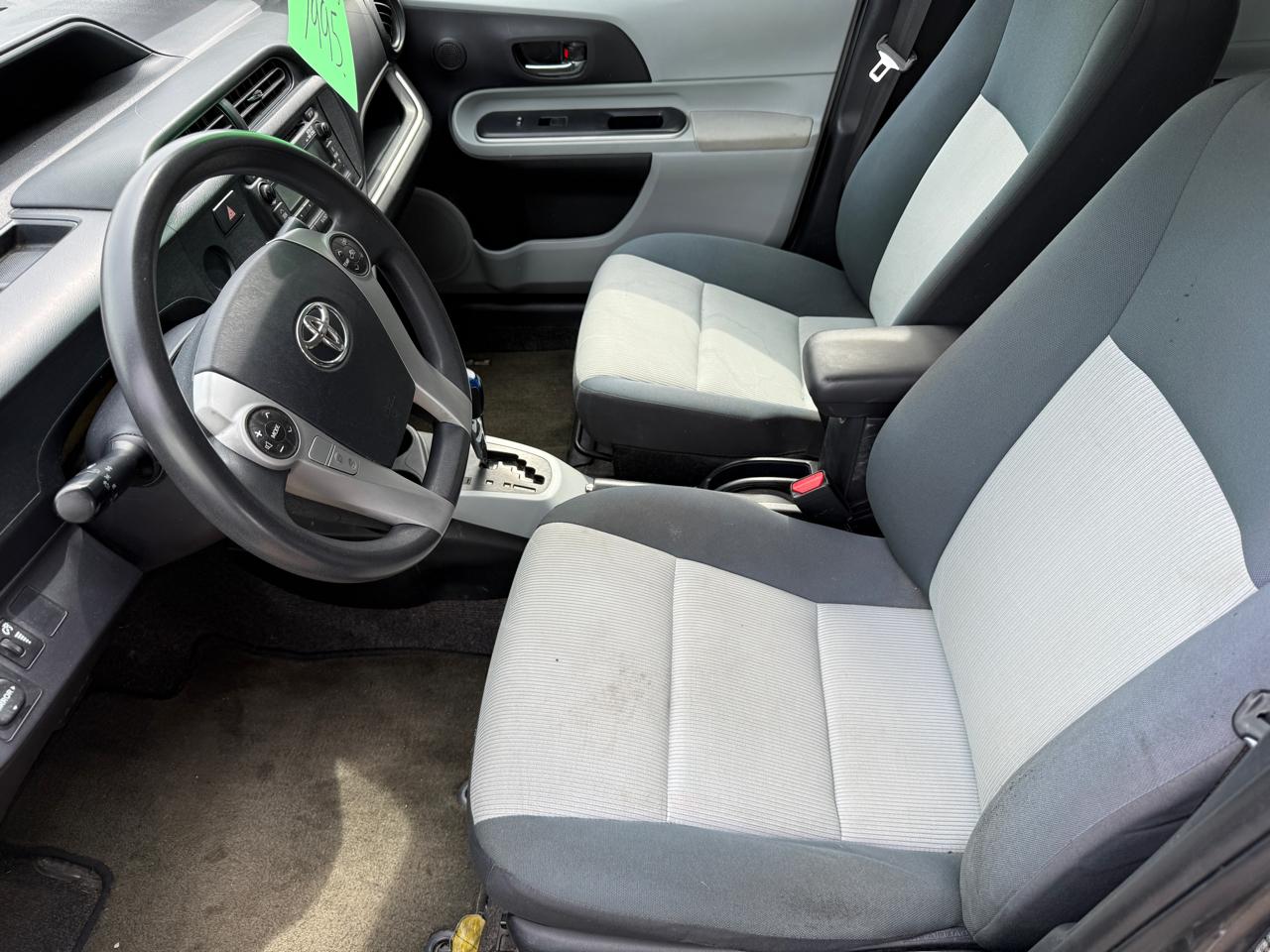 Toyota Prius c 5dr HB Three (Natl) 2014