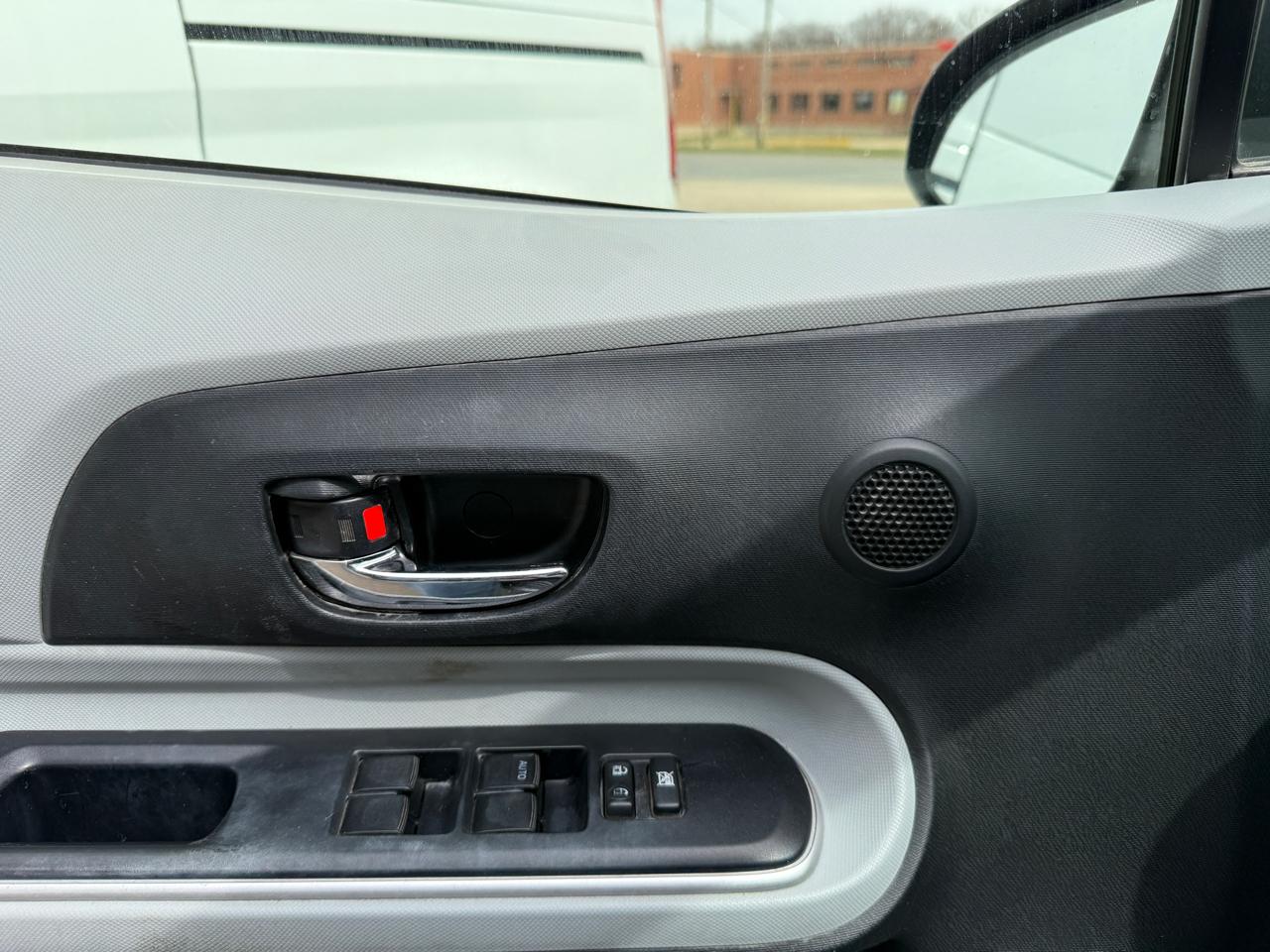 Toyota Prius c 5dr HB Three (Natl) 2014