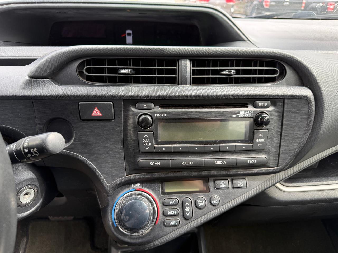 Toyota Prius c 5dr HB Three (Natl) 2014