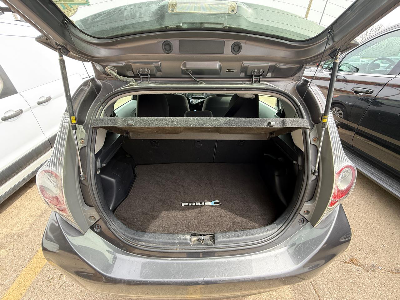 Toyota Prius c 5dr HB Three (Natl) 2014