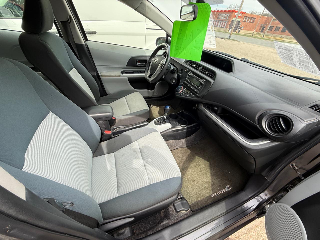 Toyota Prius c 5dr HB Three (Natl) 2014