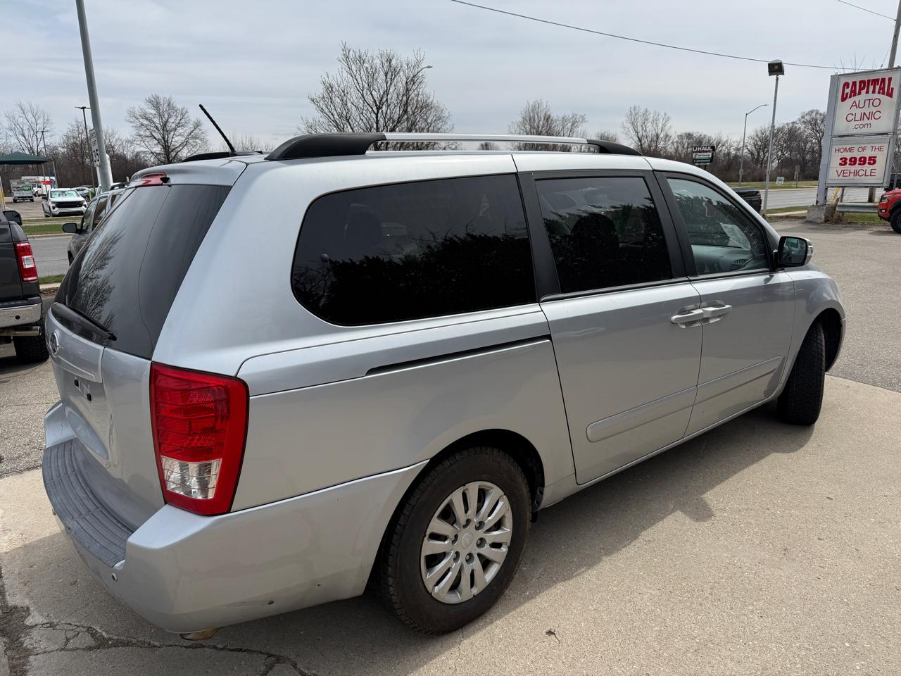 Kia Sedona 4dr LWB LX 2011