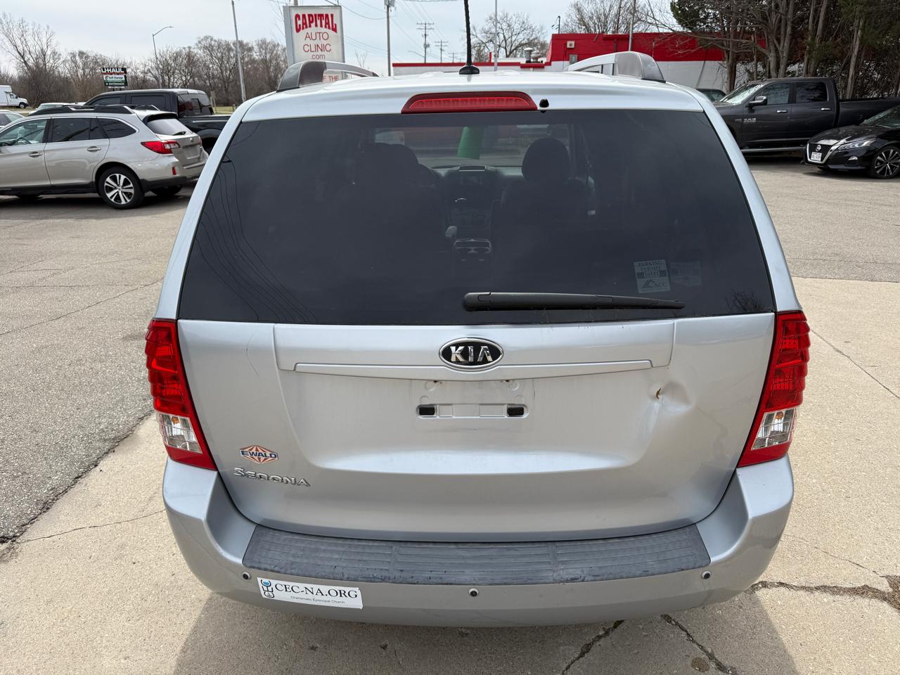 Kia Sedona 4dr LWB LX 2011