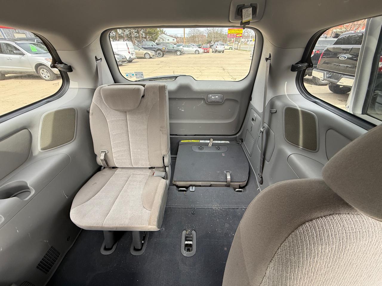 Kia Sedona 4dr LWB LX 2011