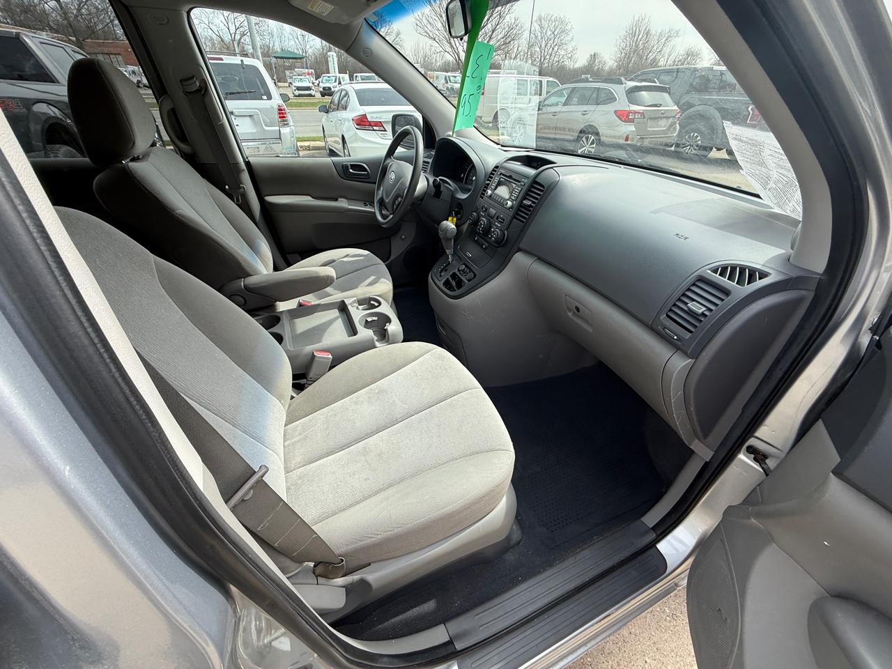 Kia Sedona 4dr LWB LX 2011