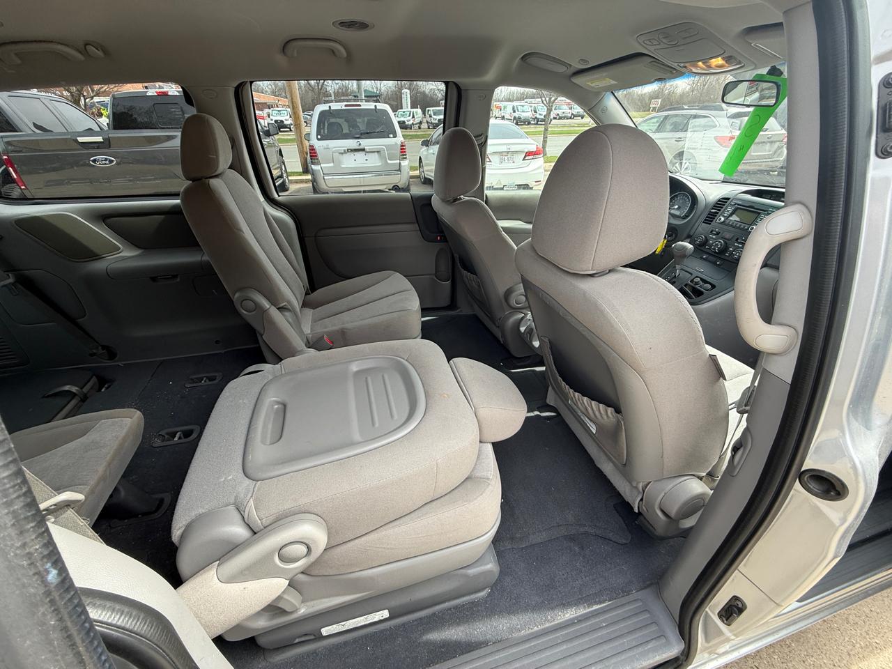 Kia Sedona 4dr LWB LX 2011