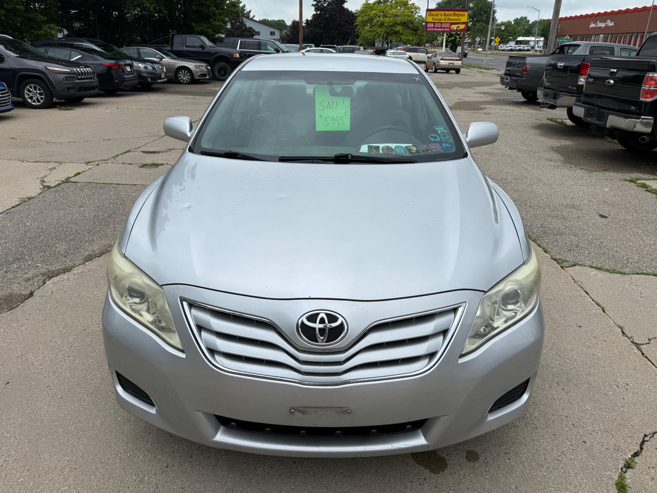 Toyota Camry 4dr Sdn I4 Man LE (Natl) 2011