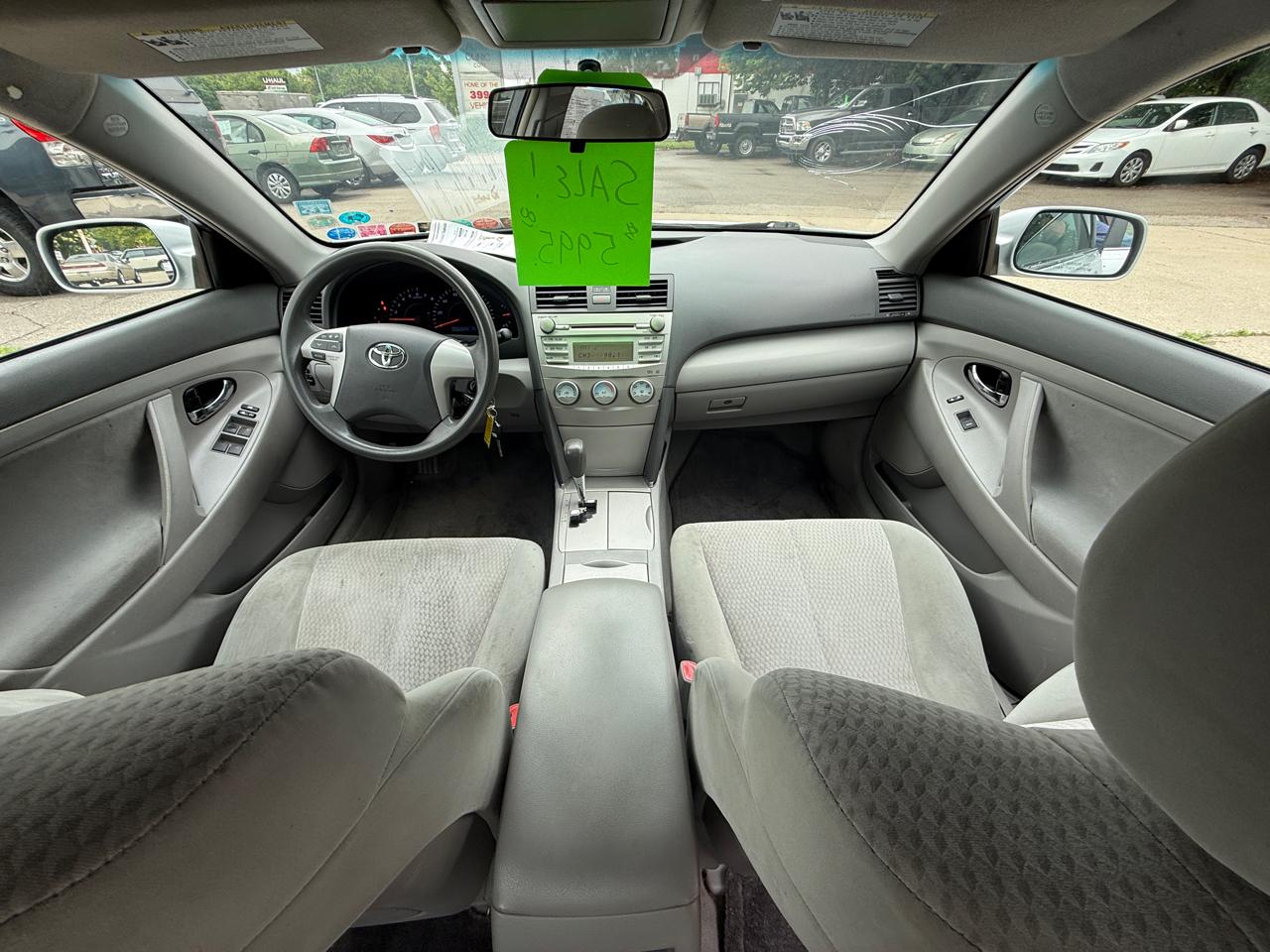 Toyota Camry 4dr Sdn I4 Man LE (Natl) 2011