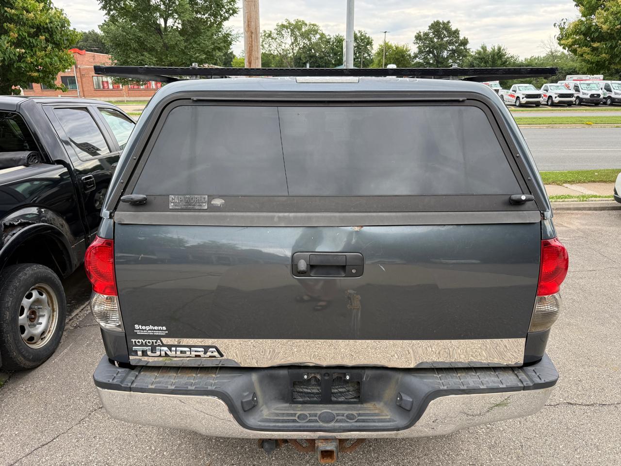 Toyota Tundra 4WD CrewMax 145.7" 5.7L LTD (Natl) 2007