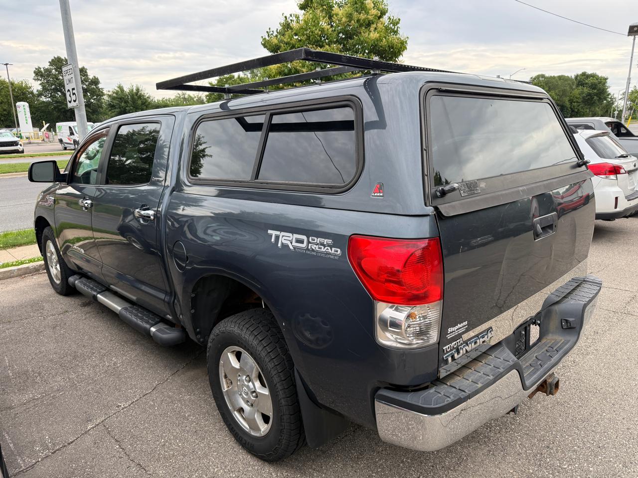 Toyota Tundra 4WD CrewMax 145.7" 5.7L LTD (Natl) 2007