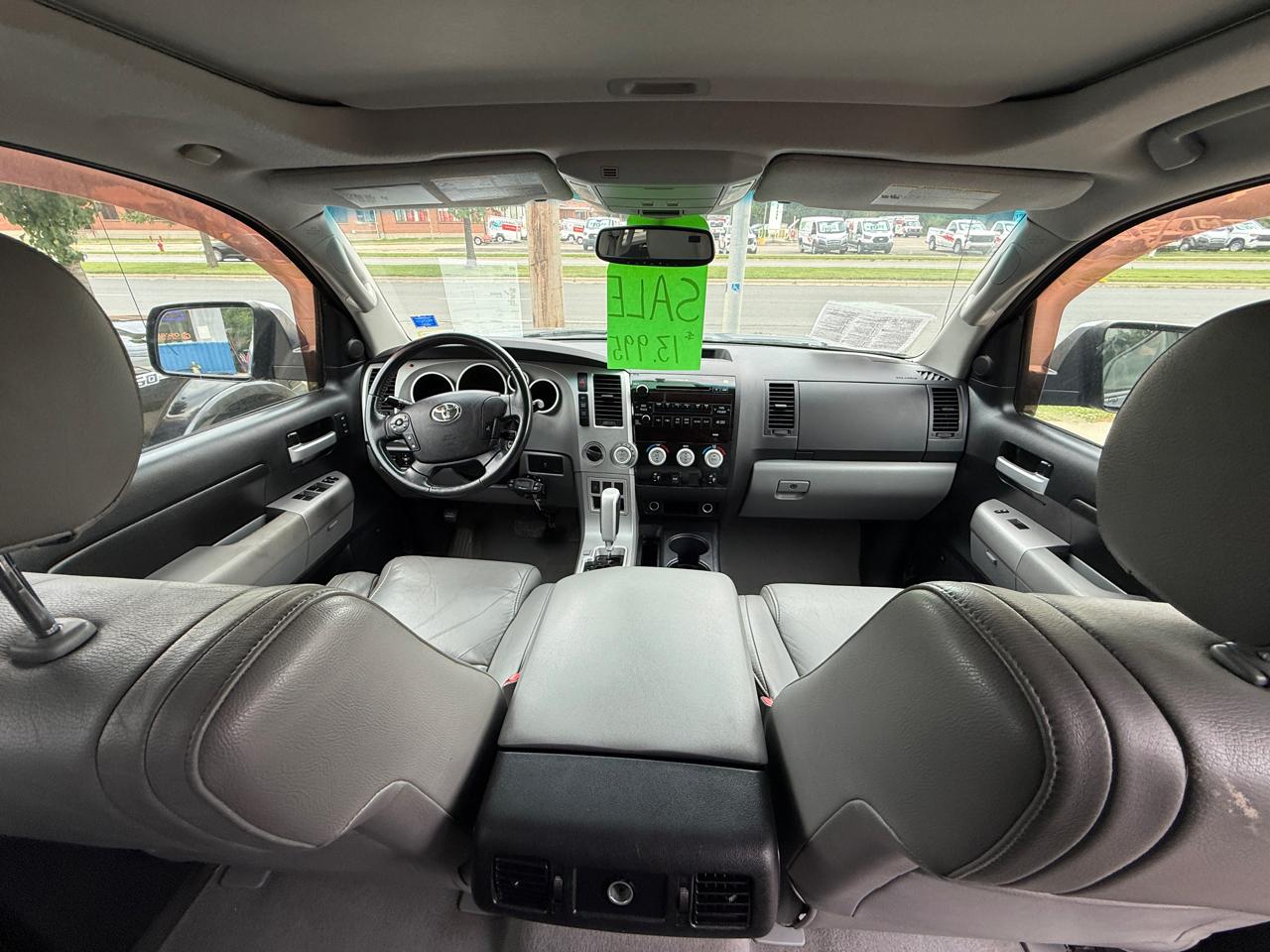 Toyota Tundra 4WD CrewMax 145.7" 5.7L LTD (Natl) 2007