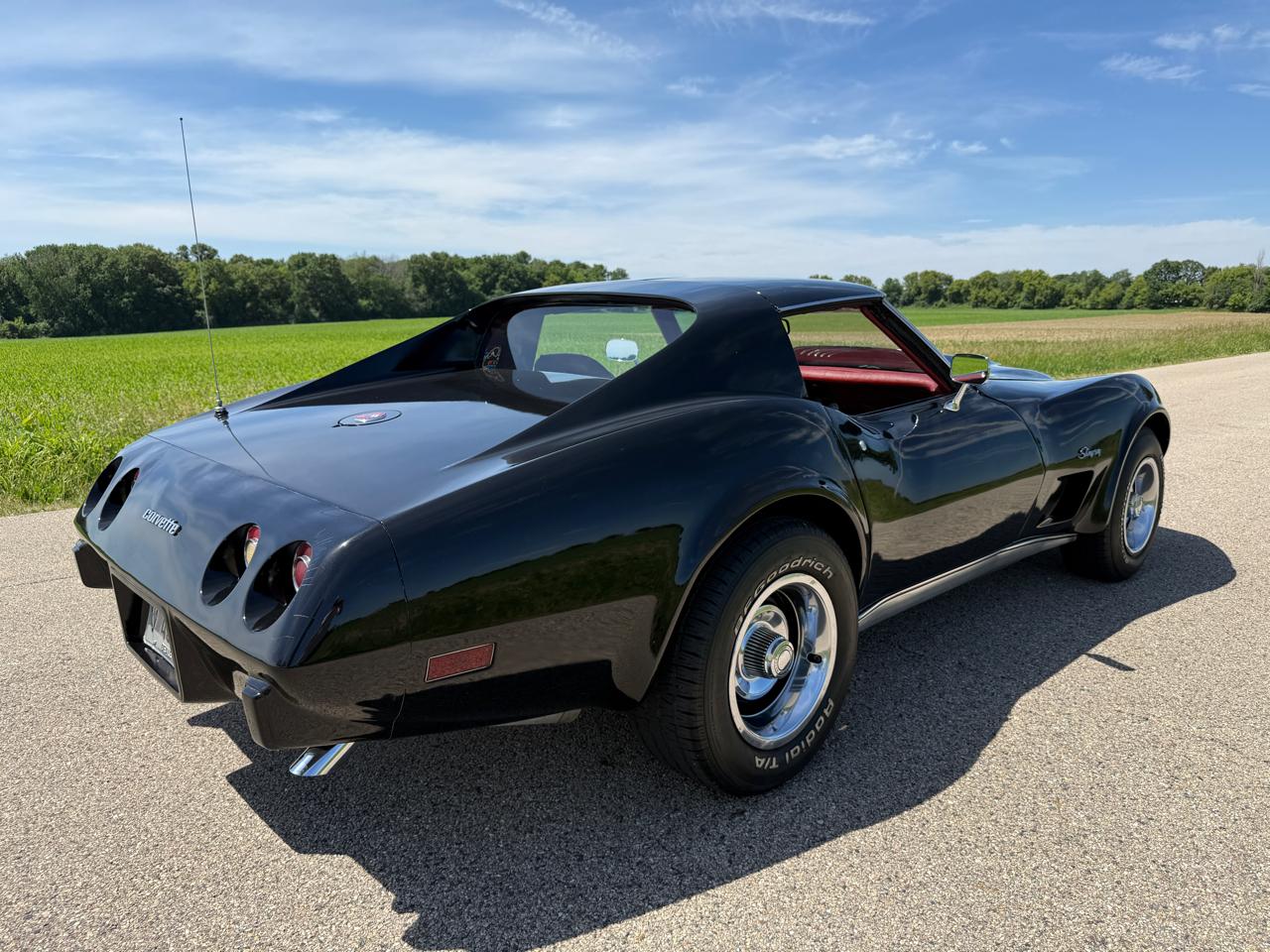 Chevrolet Corvette Stingray 1LT Coupe Automatic 1976
