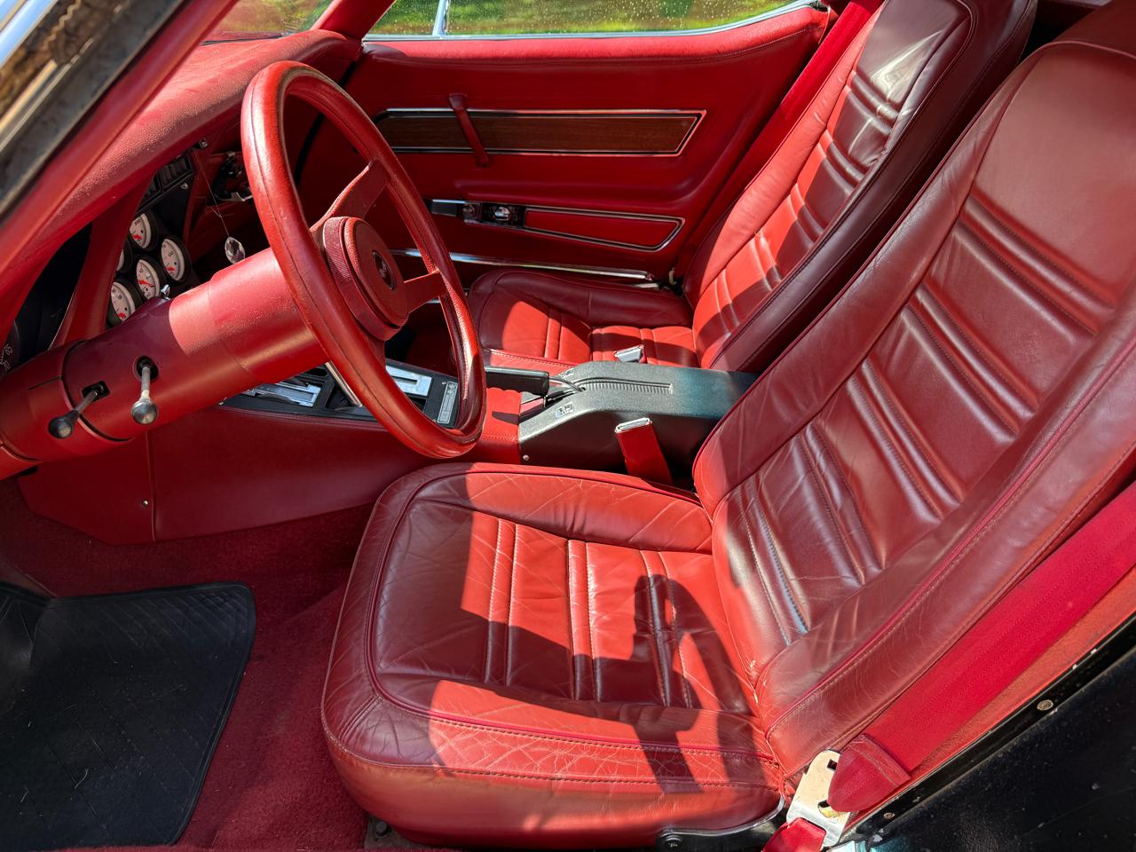 Chevrolet Corvette Stingray 1LT Coupe Automatic 1976