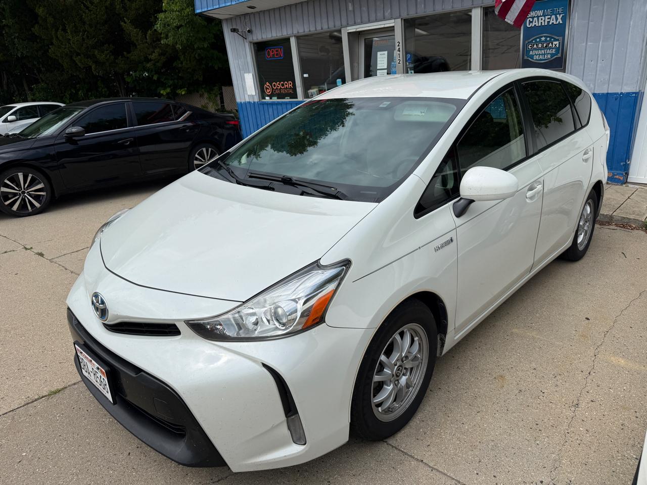 2017 Toyota Prius V Three (Natl)