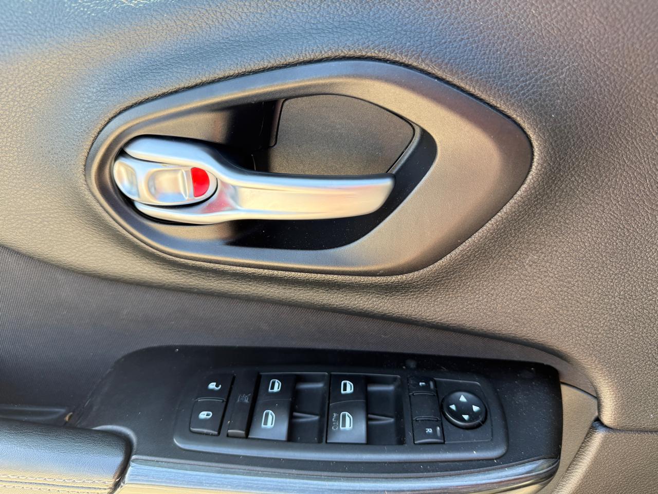 Jeep Cherokee 4WD 4dr Latitude 2014