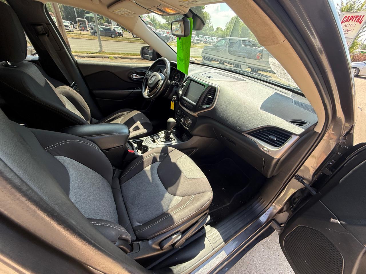 Jeep Cherokee 4WD 4dr Latitude 2014