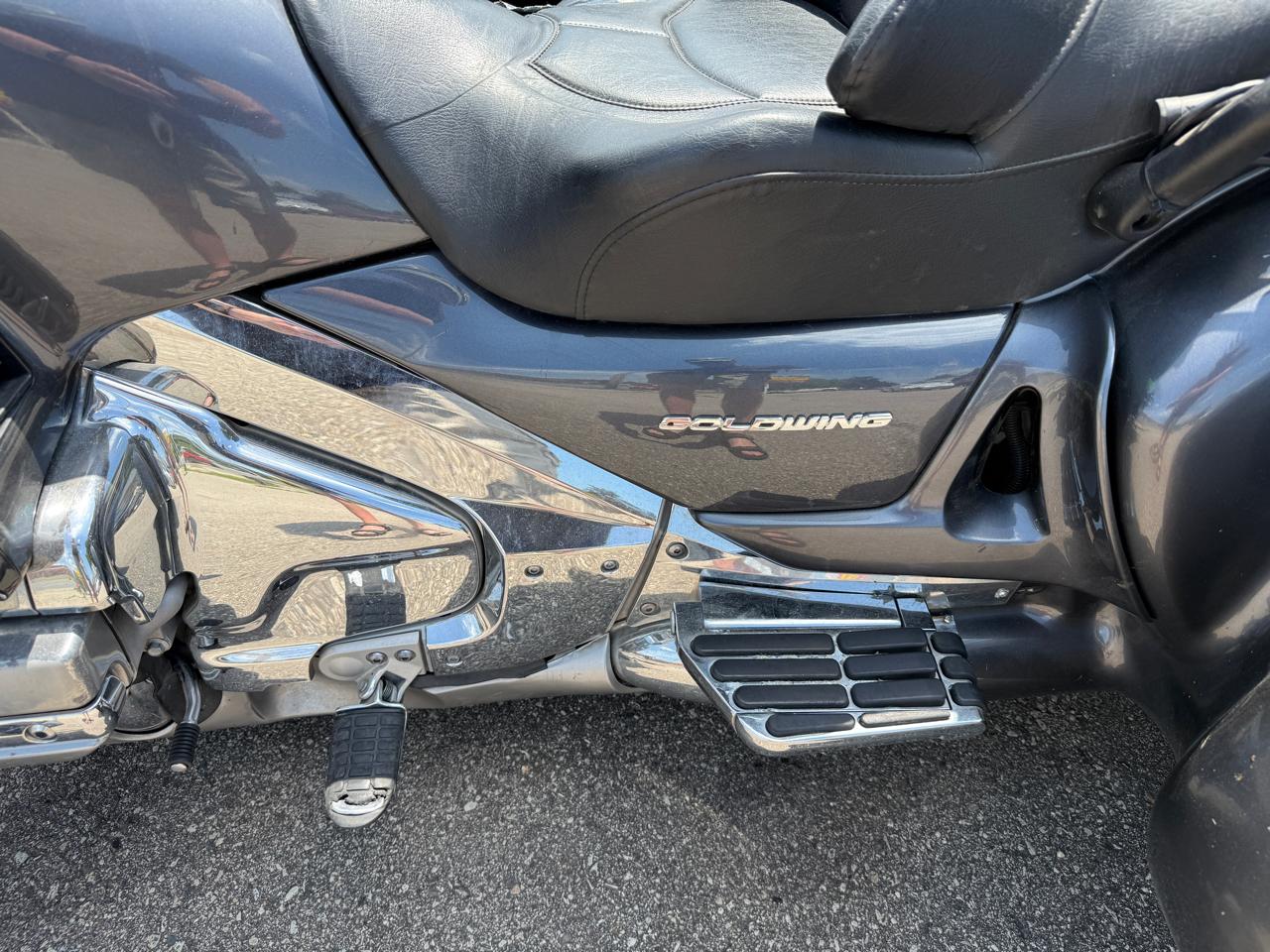 Honda GL1800D (Gold Wing)  2005
