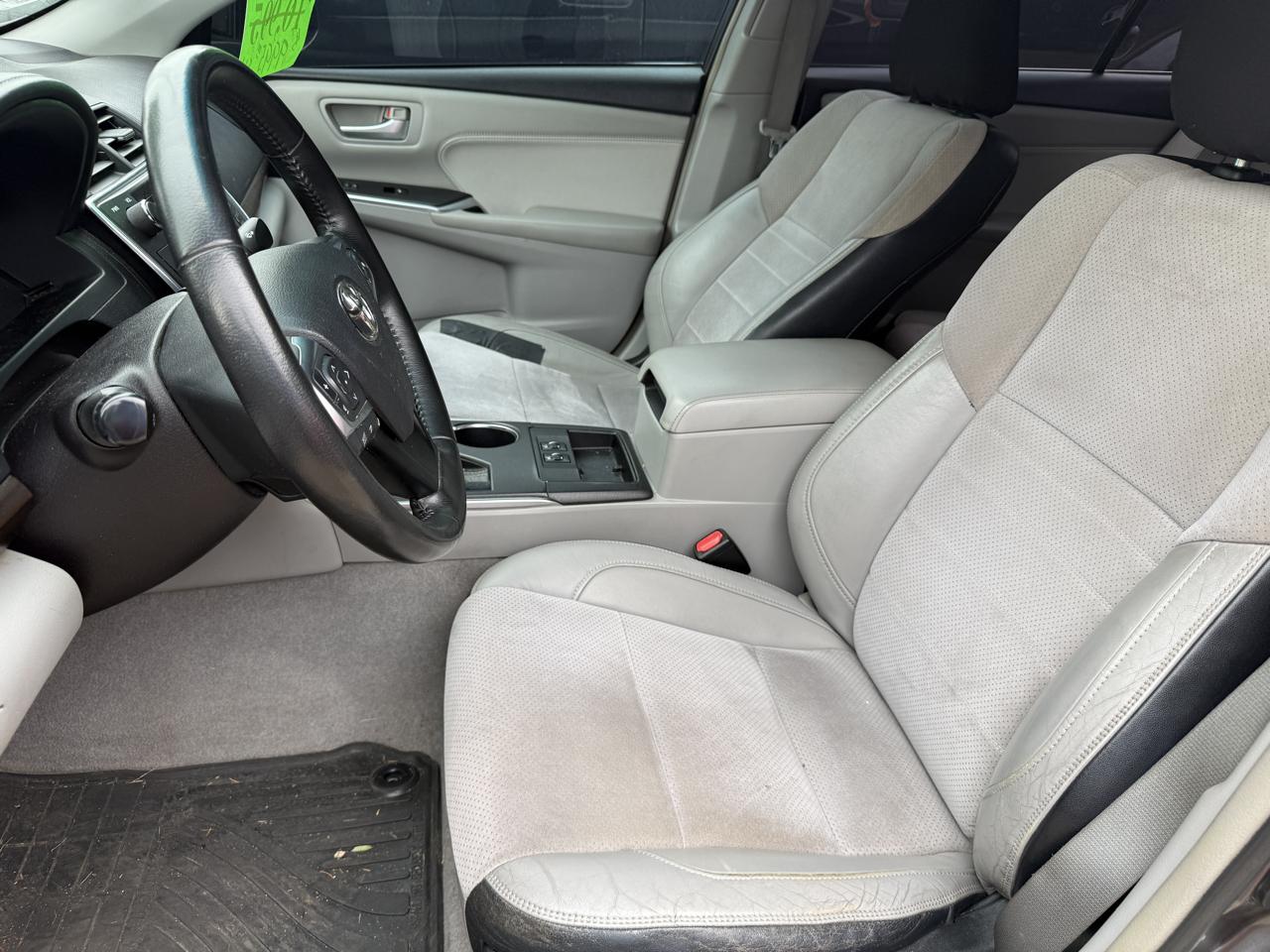 Toyota Camry 4dr Sdn I4 Auto SE w/Special Edition Pkg (Natl) 2016