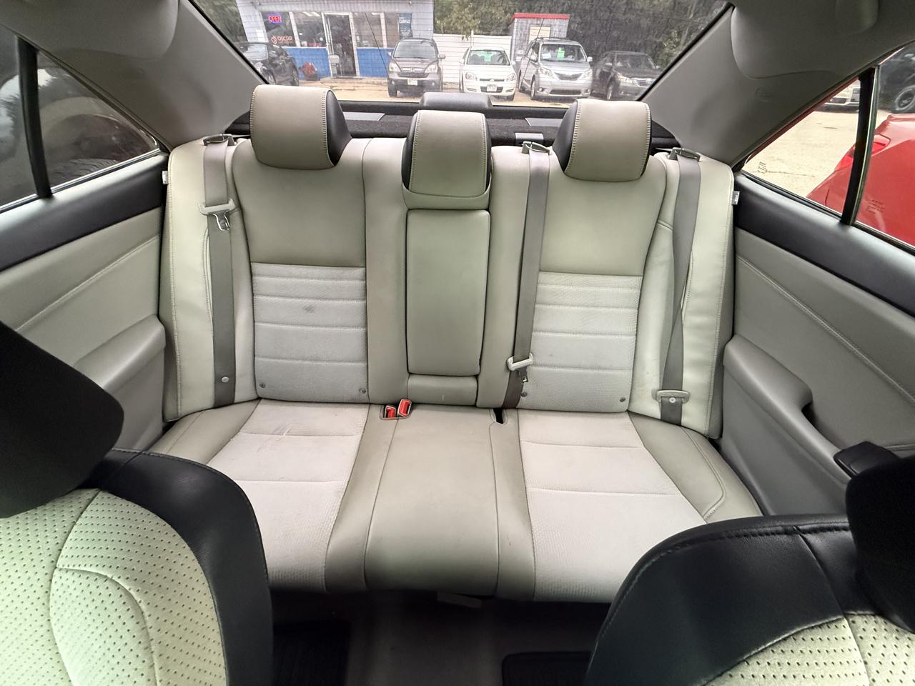 Toyota Camry 4dr Sdn I4 Auto SE w/Special Edition Pkg (Natl) 2016