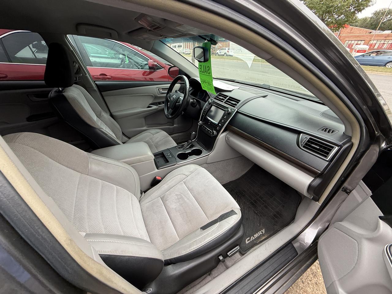 Toyota Camry 4dr Sdn I4 Auto SE w/Special Edition Pkg (Natl) 2016