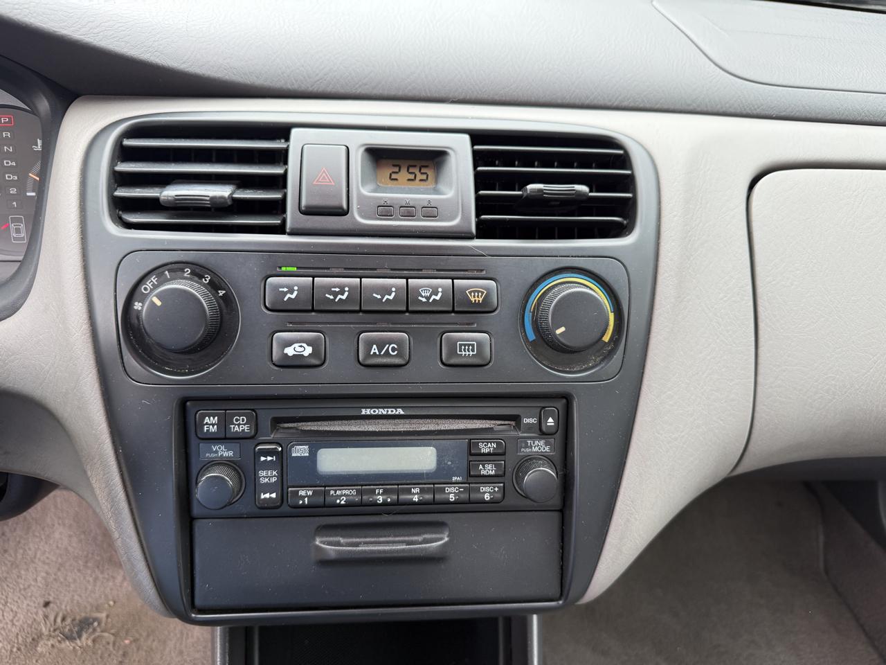 Honda Accord Sdn LX Auto 2001